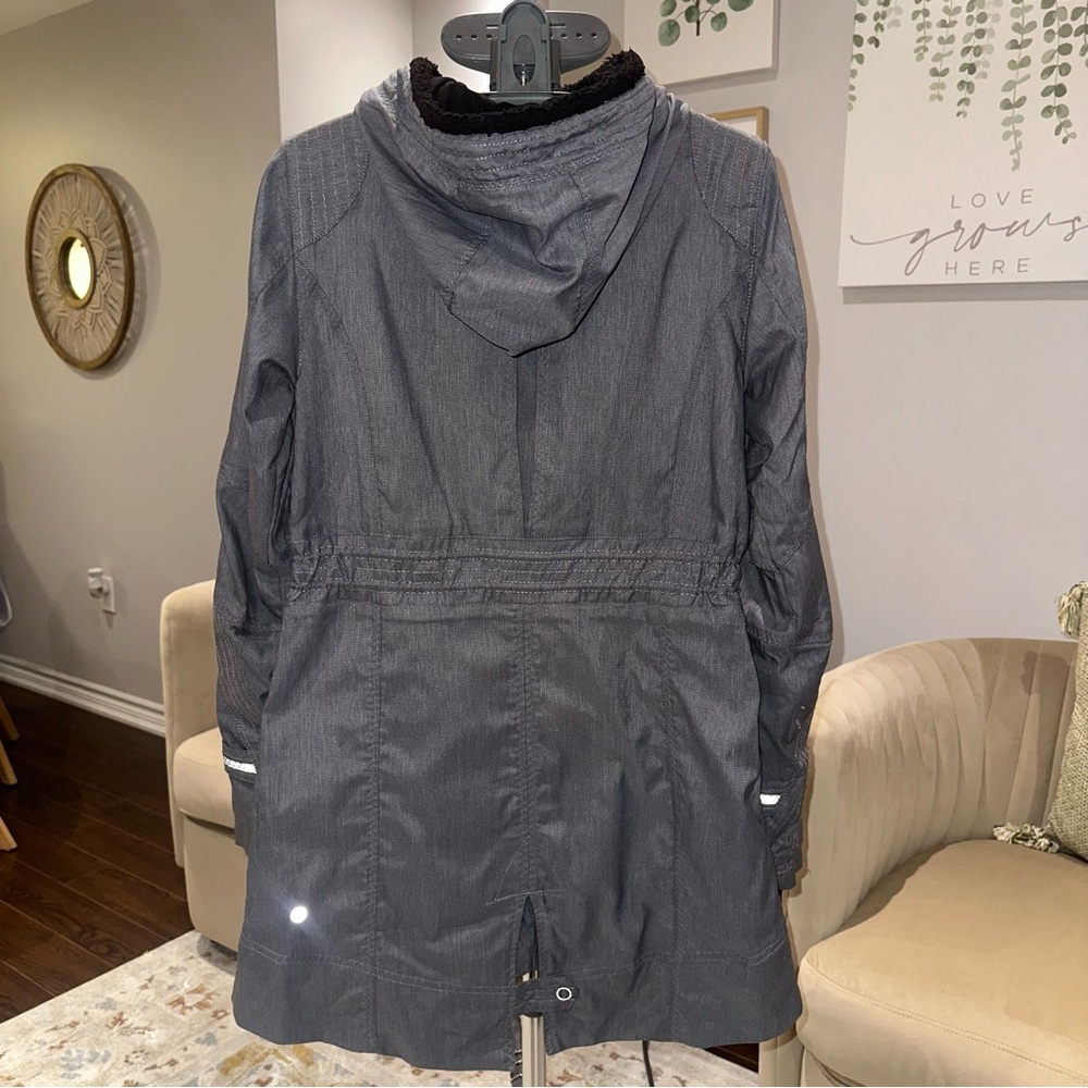 Lululemon Apres Run Anorak Grey - Picture 5 of 6